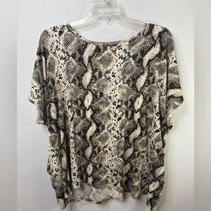 Pixi & Ivy Oversized S/M Snakeskin Print Top NWT